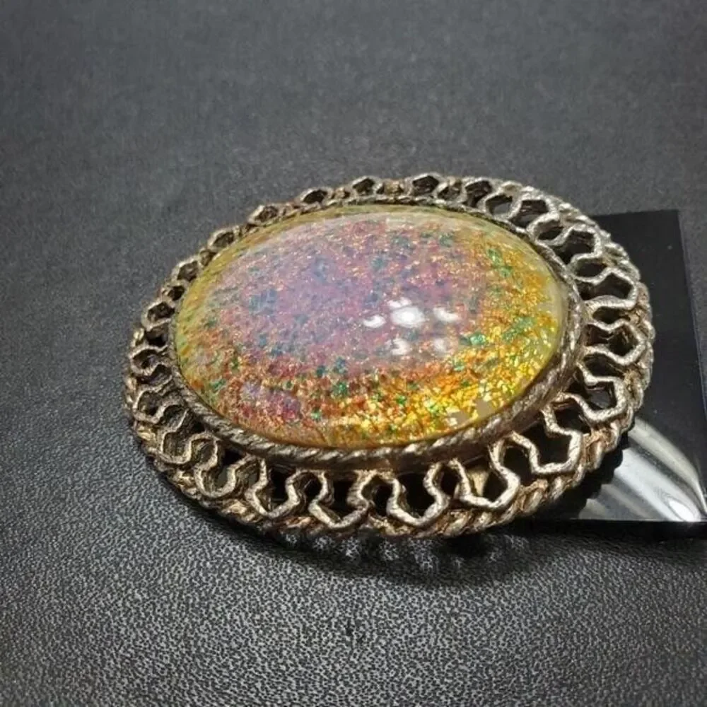 Antique cabochon brooch oval colorful vintage gold tone
